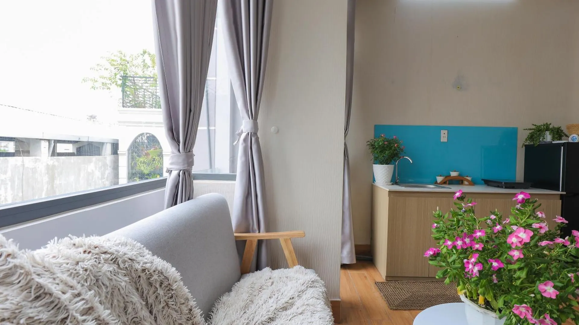 Cozy Studio In Phu Nhuan District Near District 1 Ho Chi Minh City